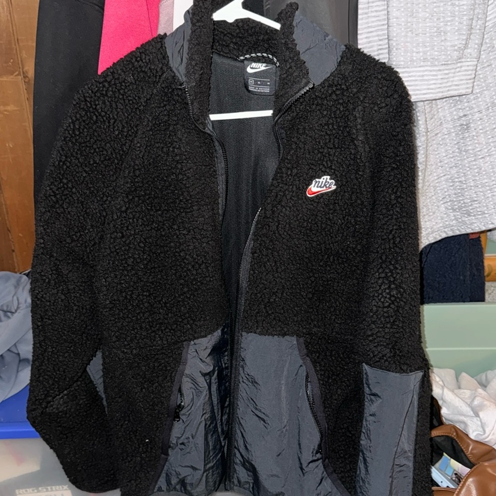 MENS Medium Nike zip up
